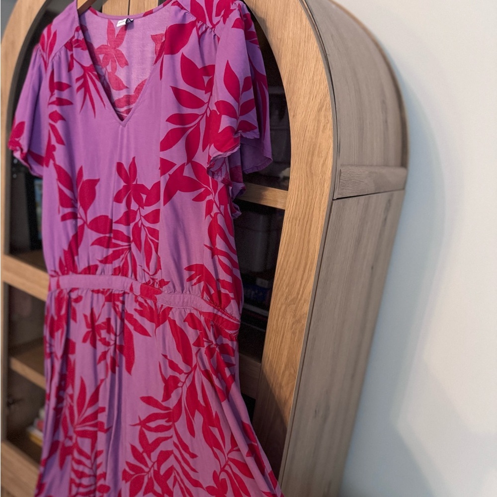 Old Navy Women’s XXL Purple and Pink Leaf Tropical V-Neck Elastic Waist Dress - Picture 2 of 8